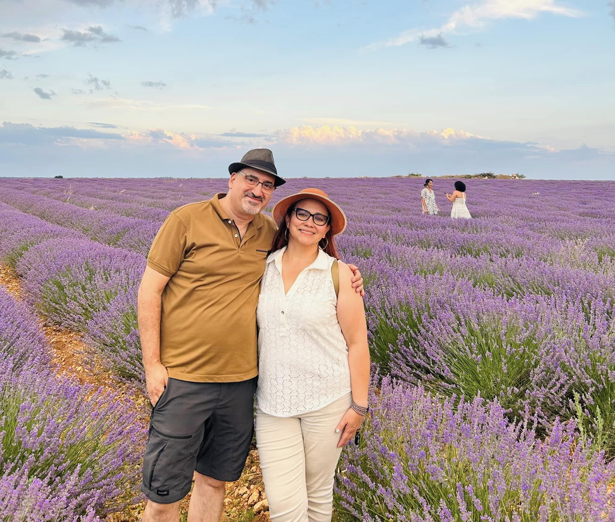 webcontentData.imageWhyBook.alt